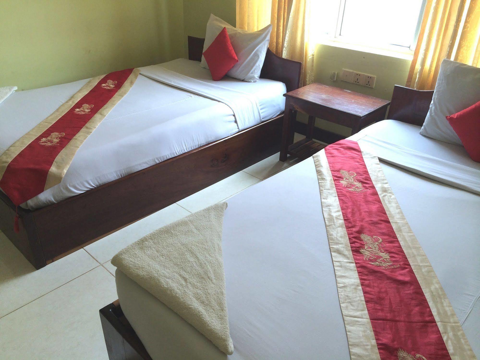 Side Walk Hotel Siem Reap Extérieur photo