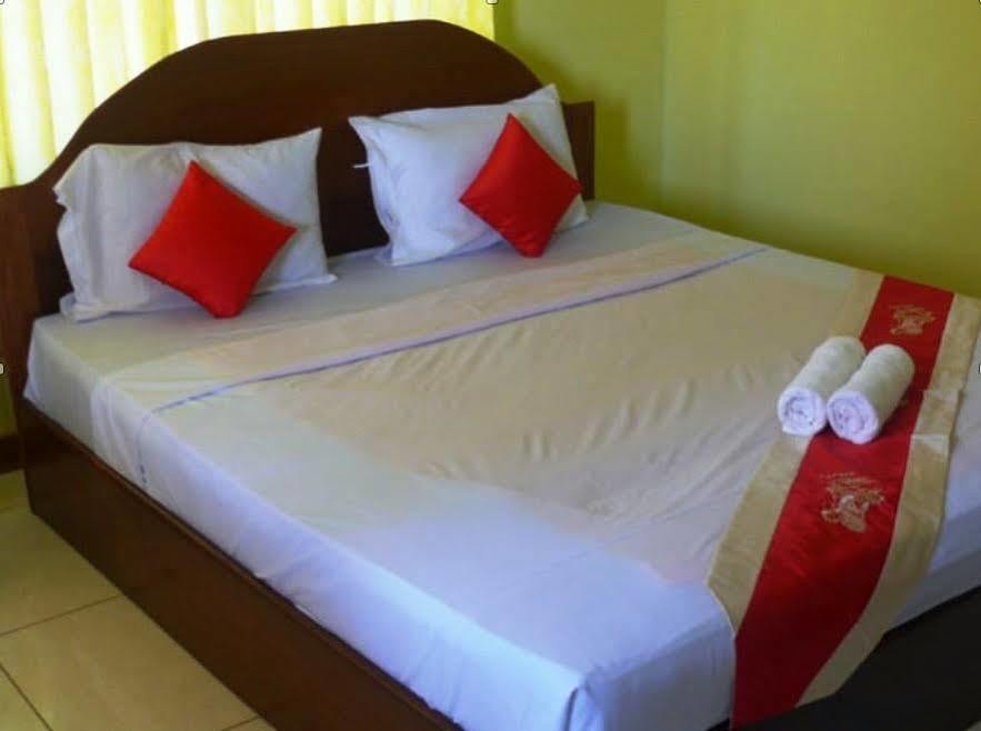 Side Walk Hotel Siem Reap Extérieur photo