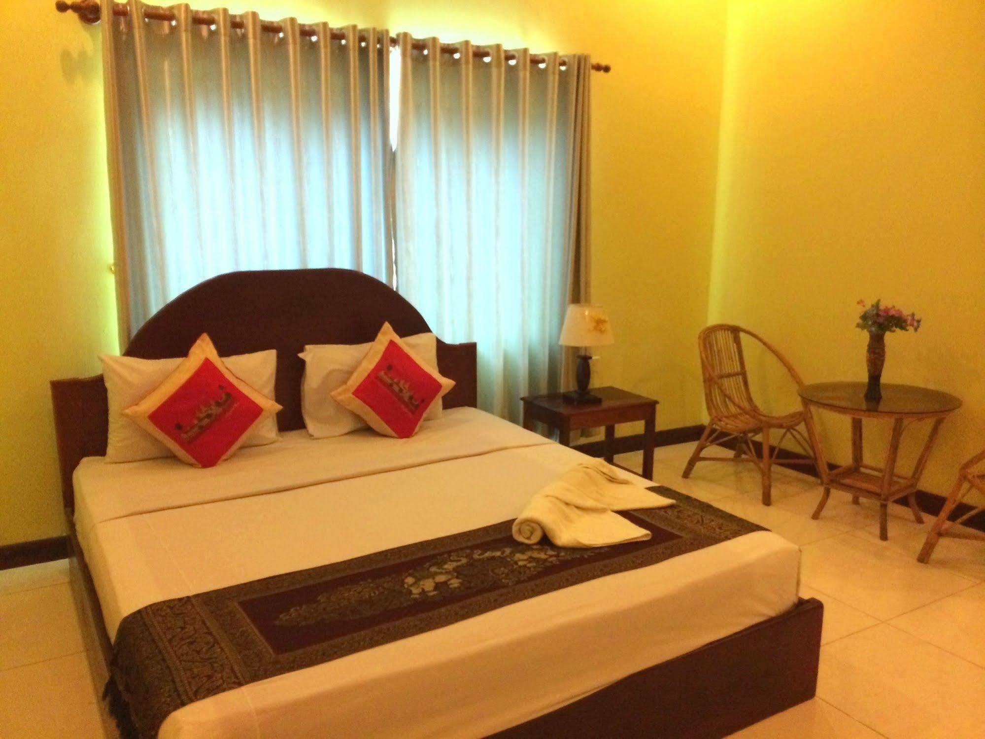 Side Walk Hotel Siem Reap Extérieur photo