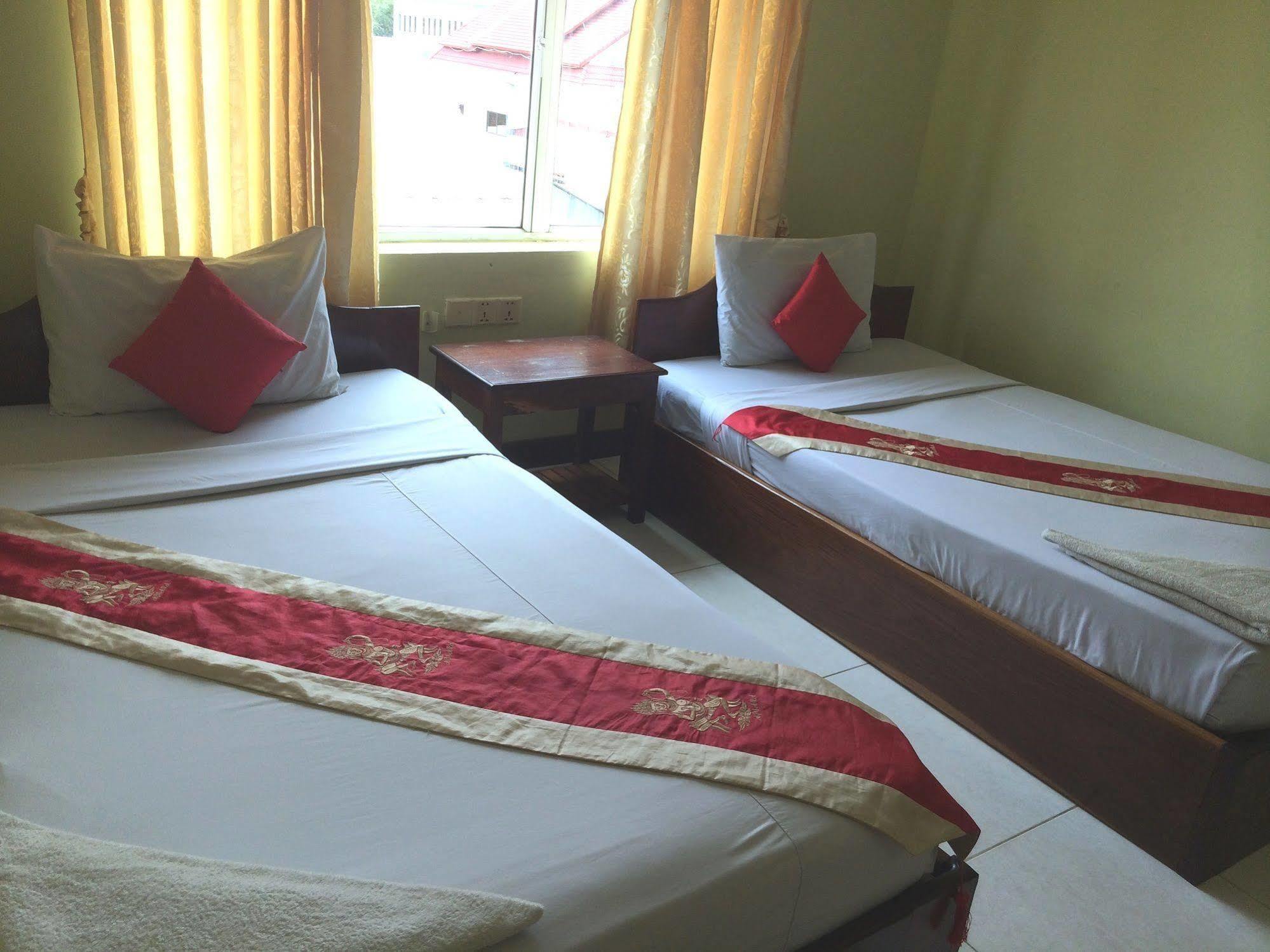 Side Walk Hotel Siem Reap Extérieur photo