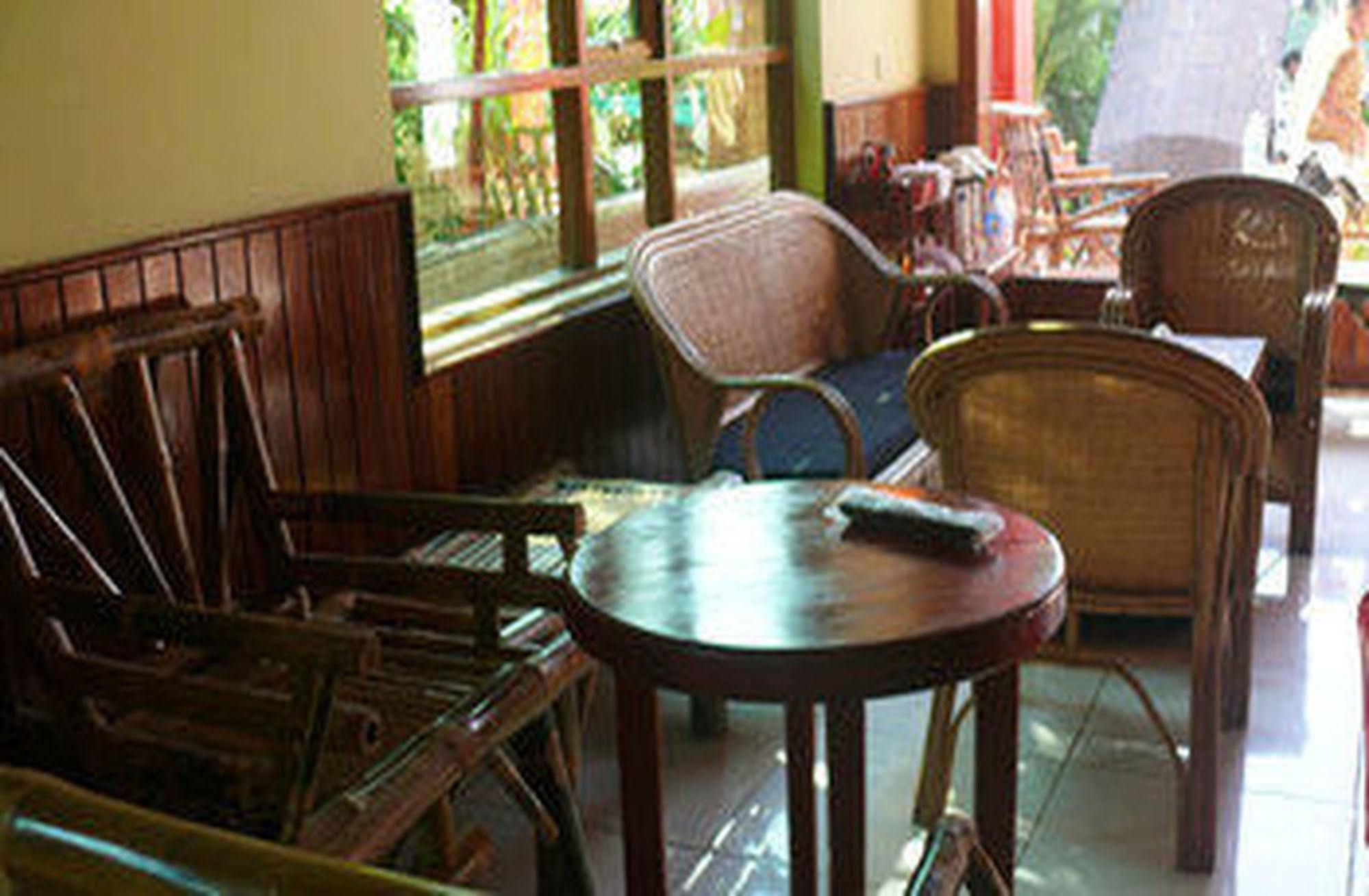 Side Walk Hotel Siem Reap Extérieur photo