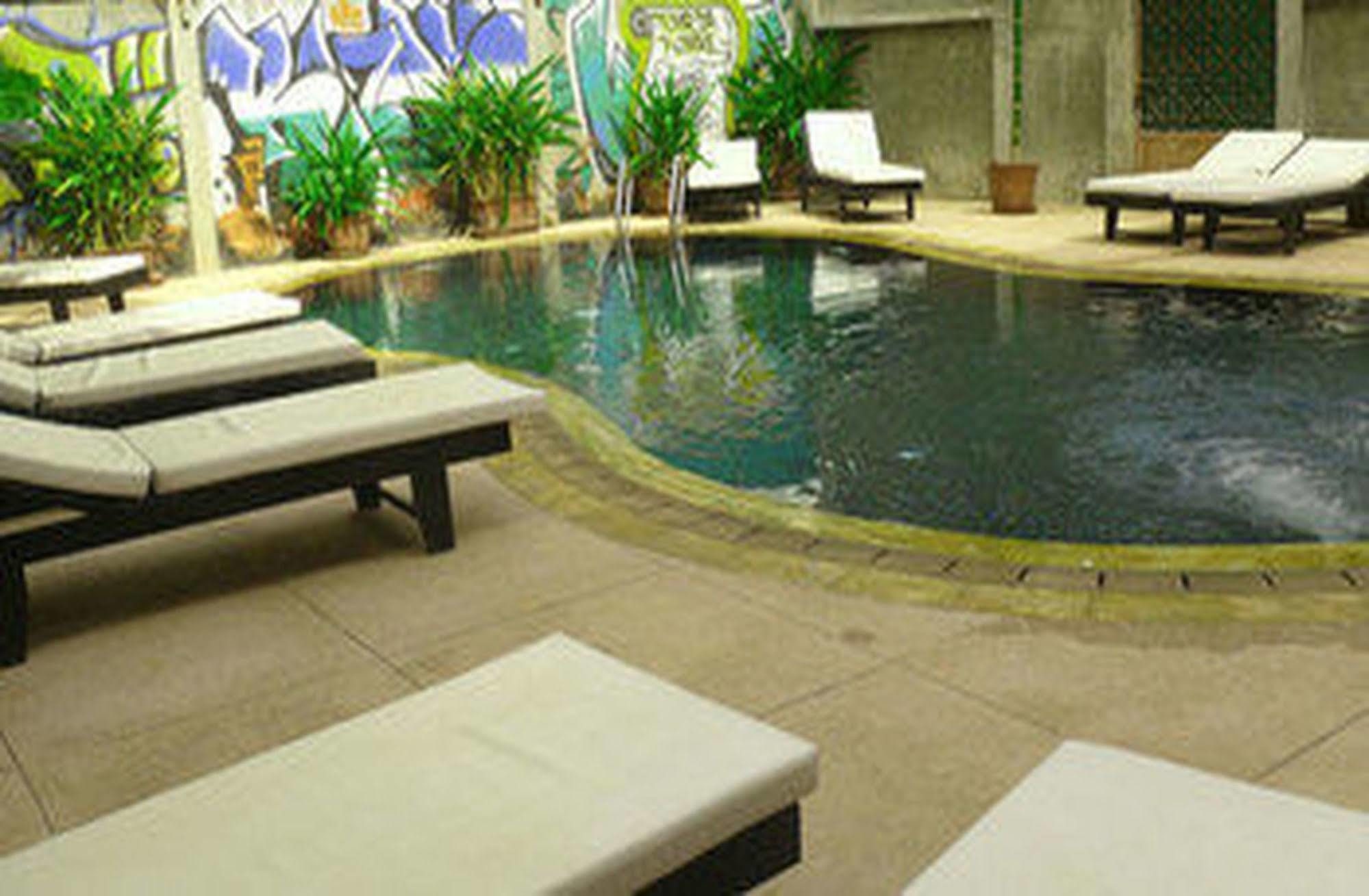 Side Walk Hotel Siem Reap Extérieur photo